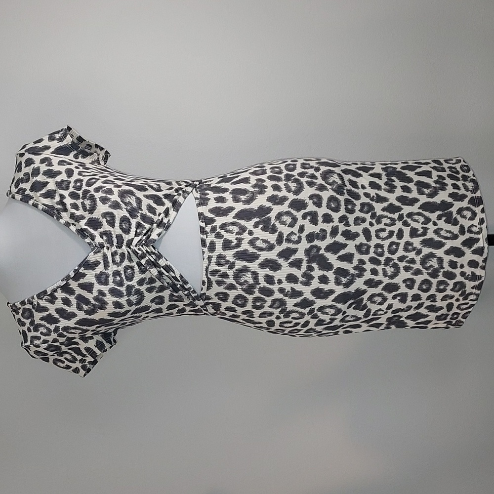 Jessica Simpson Leopard Print Bodycon Cut Out S/S V-Neck Dress Size Large